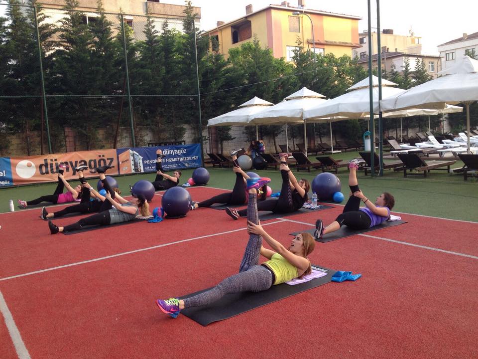 Yoga Dersi